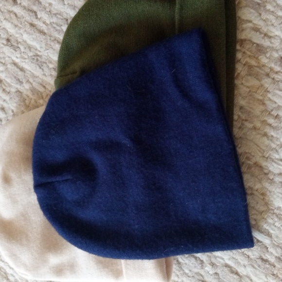 Toddler winter hats set of 3 like new condition navy cream bown - Picture 4 of 4